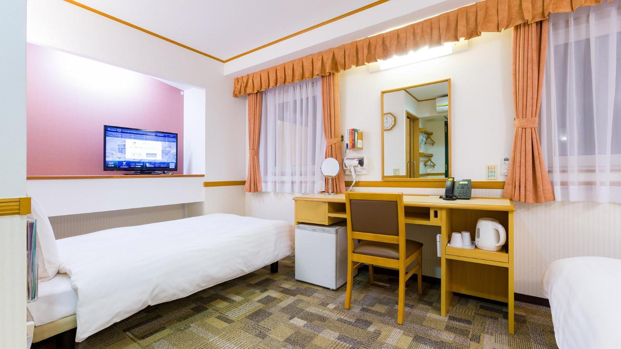 Toyoko Inn Hirosaki Ekimae Номер фото